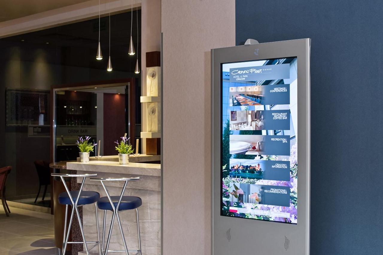 Booking Hotel & Spa Cracovie Extérieur photo A digital signage display