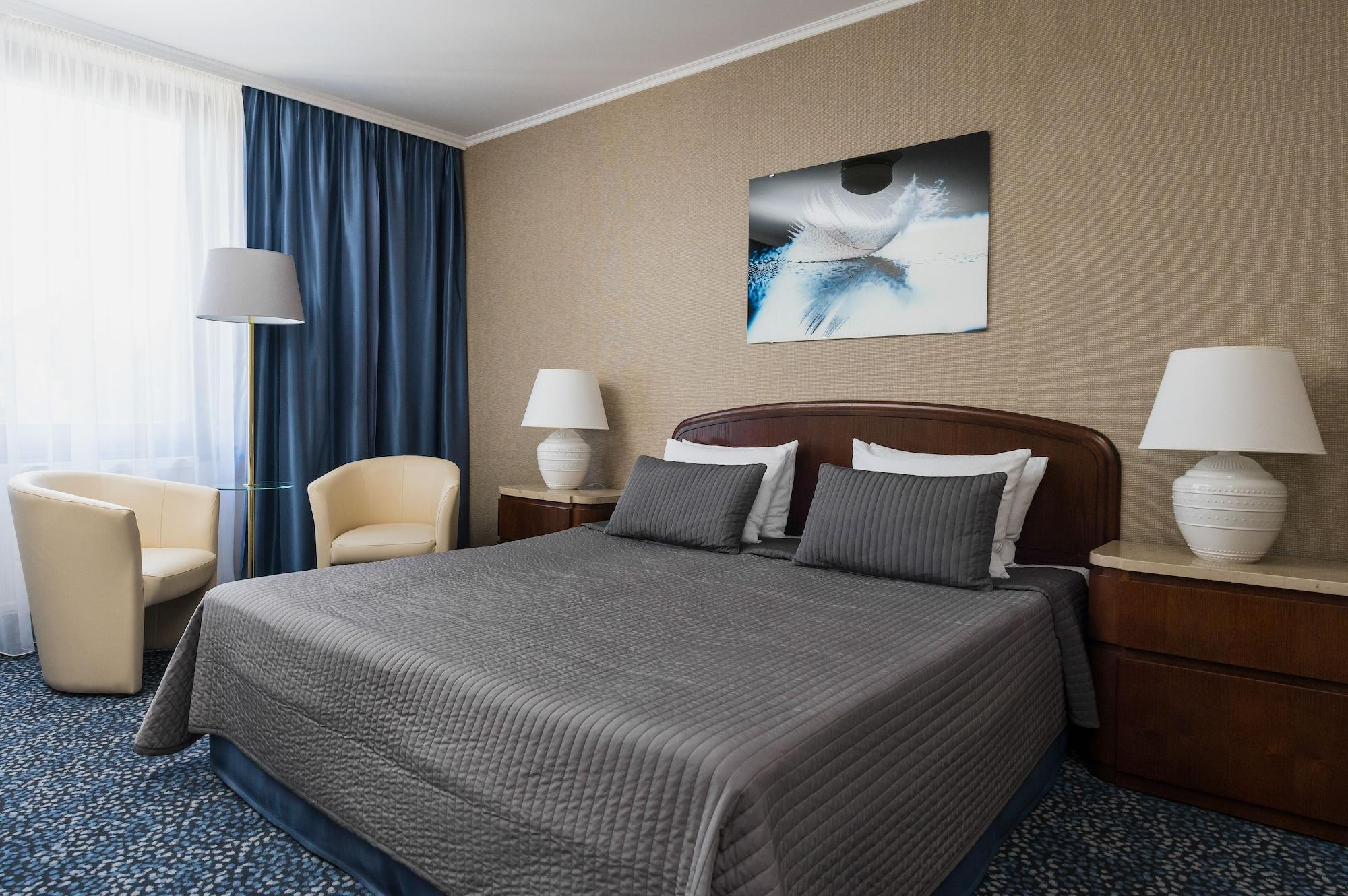 Booking Hotel & Spa Cracovie Extérieur photo A bedroom