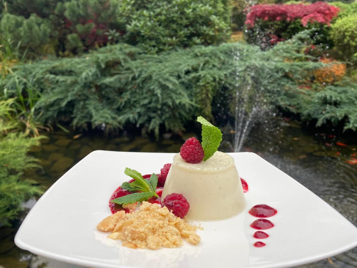 Booking Hotel & Spa Cracovie Extérieur photo A dessert
