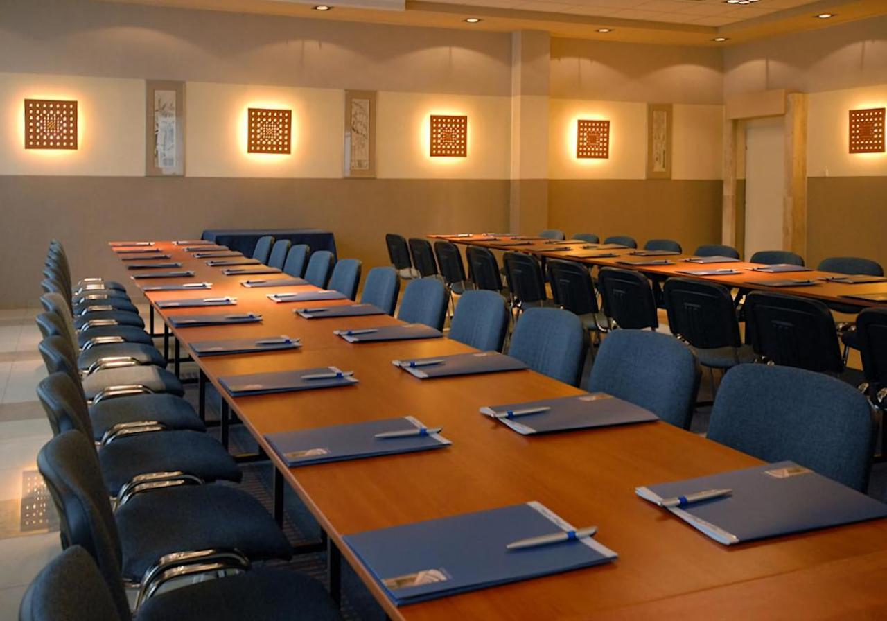 Booking Hotel & Spa Cracovie Extérieur photo A conference room